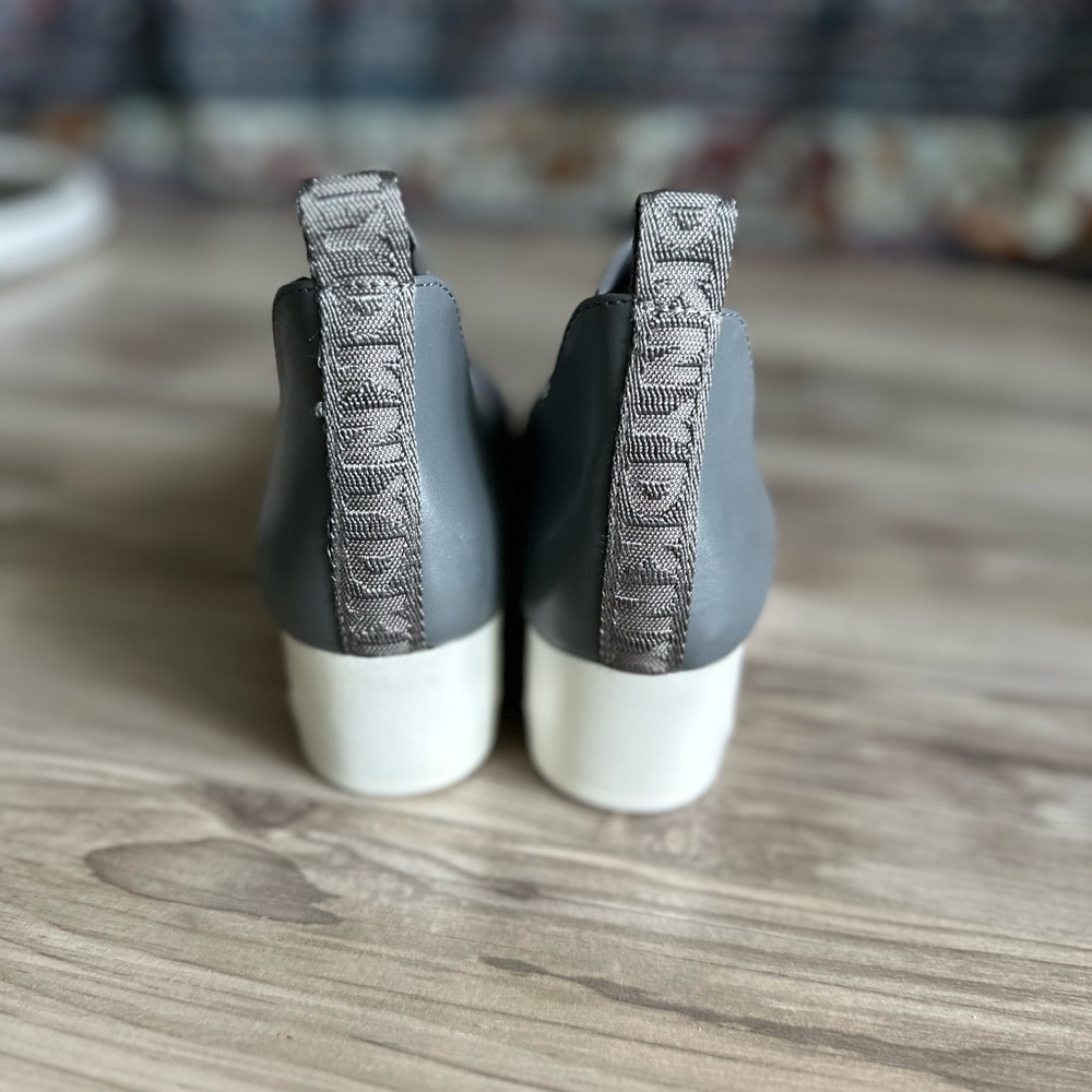 DKNY Angie slip- on Wedge Sneaker SZ 8 - Picture 3 of 10